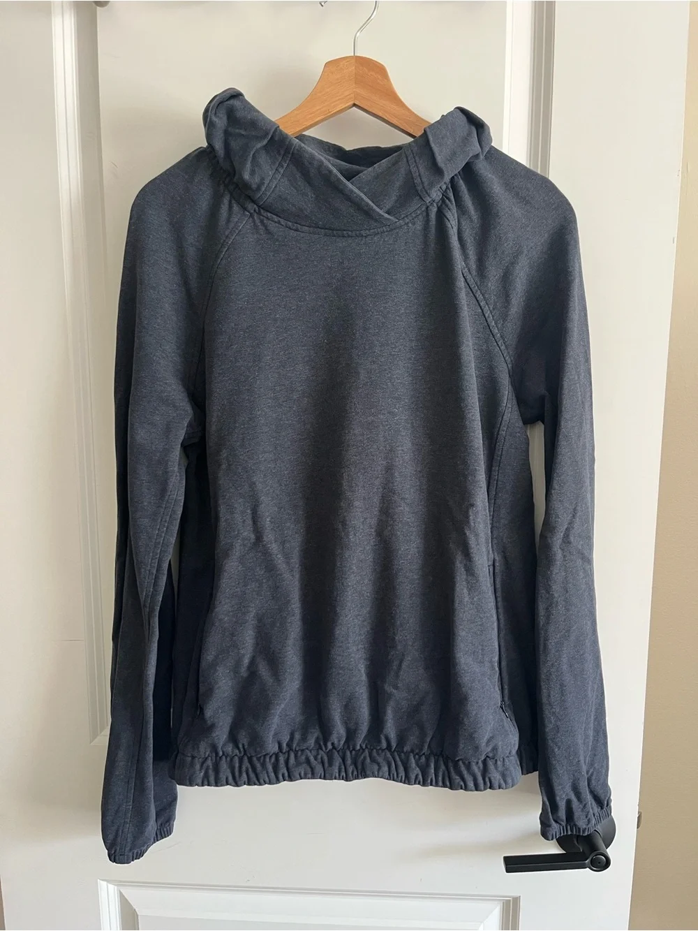 Lululemon Athletica Mock neck sweatshirt Sz 8